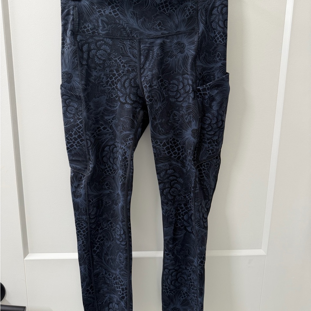 Lulu Floral Patterned Black crop Leggings